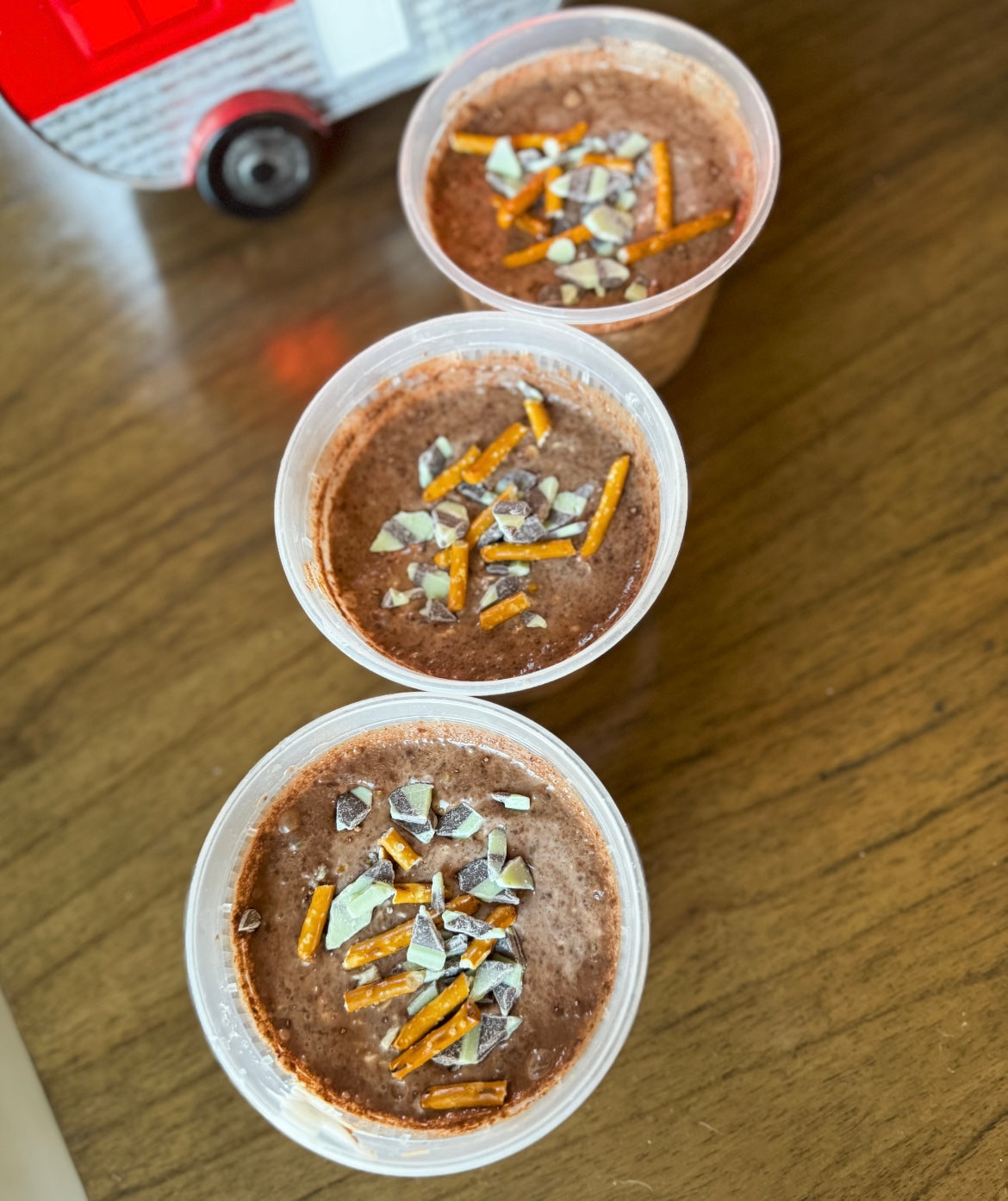 Pretzel & mint chocolate overnight oats